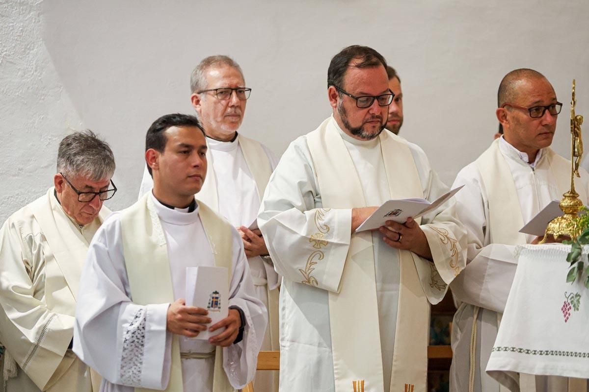 Todas las imágenes de la ordenación de Juan Carlos Rubertiello, diácono en Sant Antoni