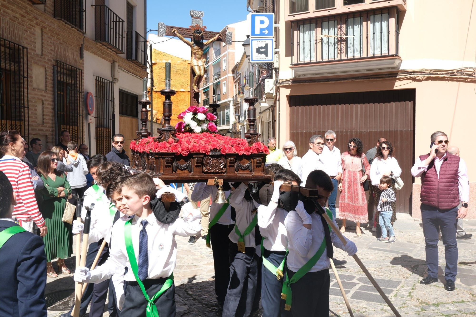 Concentración de tronos chicos en Antequera