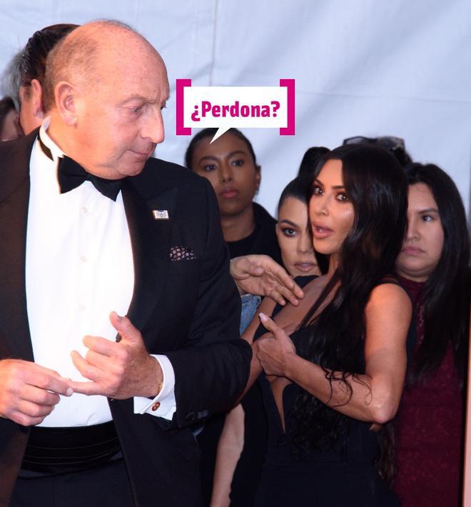 Los looks de Kim y Kourtney Kardashian para la anfAR