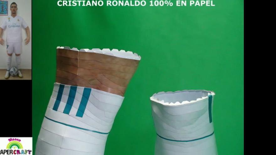 El Ronaldo de papel del Museo Papercraft de Olivenza