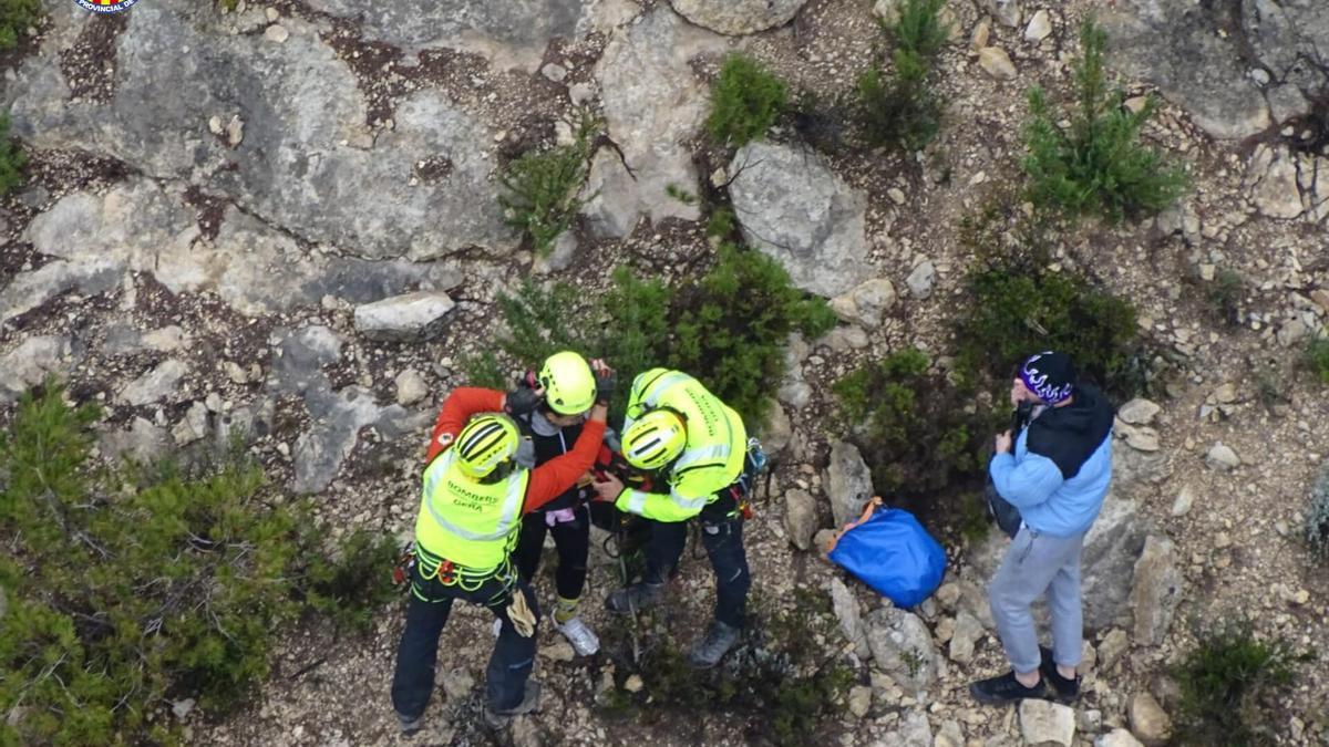 Rescatan en helicóptero a una pareja tras perderse en una ruta en la Ceja del Río Fraile