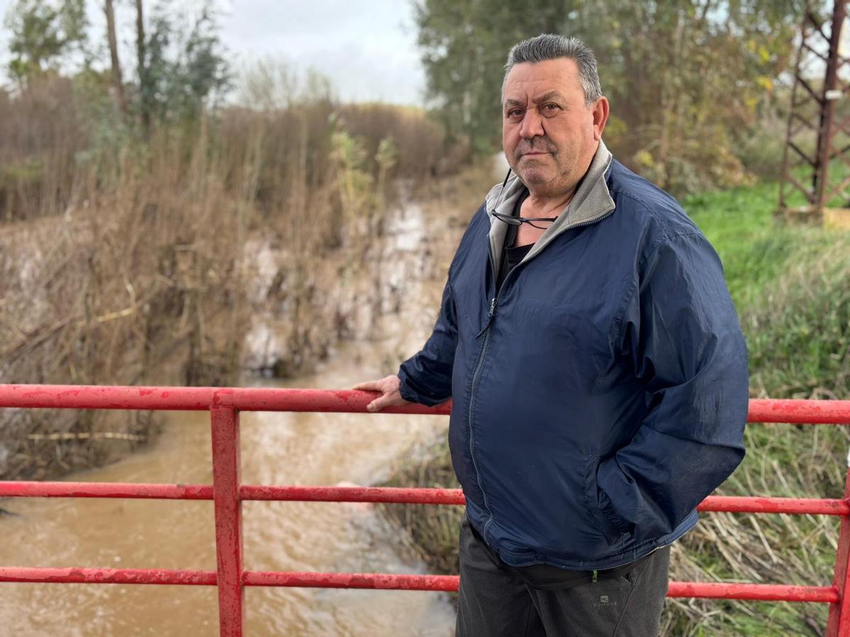 Joaquín Martínez, vecino de la urbanización Los Lebratos.