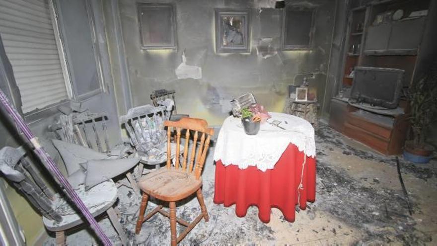 Una herida y cinco atendidos en el incendio de una vivienda en el Grau