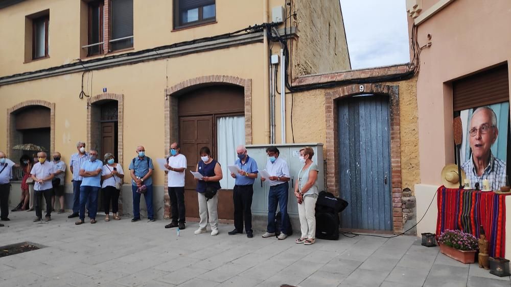 EN FOTOS | El comiat al bisbe emèrit davant la casa on va néixer