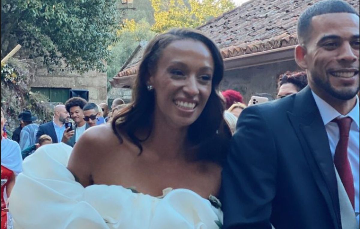 Ana Peleteiro y Benjamín Compaoré el día de su boda