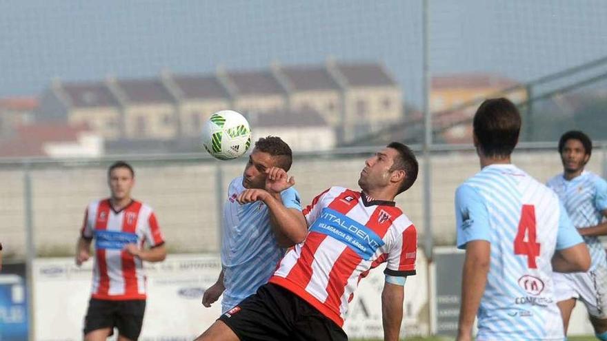 Machu estrelló un balón en el larguero que habría supuesto el empate para el Céltiga. // Noé Parga