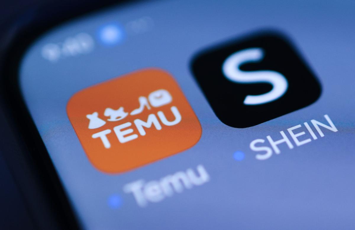 Berlin (Germany), 07/02/2025.- (ILLUSTRATION) - The Temu (L) and Shein e-commerce apps are displayed on a smartphone, in Berlin, Germany, 07 February 2025. As part of its e-commerce customs and trade proposal, the European Commission proposed on 05 February, measures to tackle risks from cheap imports sold online by non-EU retailers and marketplaces, including enhanced customs controls. (Alemania) EFE/EPA/HANNIBAL HANSCHKE