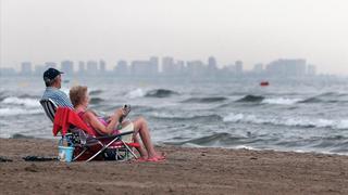 La detección de bacterias en el agua obliga a cerrar varias playas valencianas