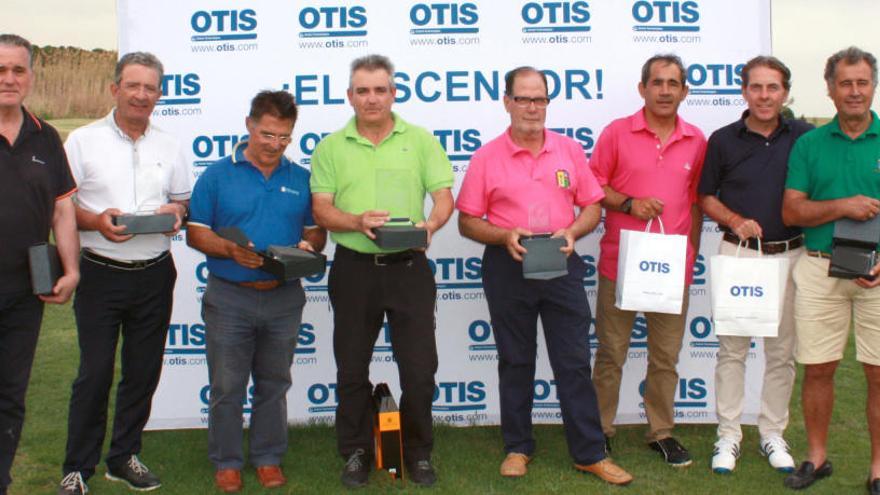Los primeros clasificados en el torneo Otis Armeza celebrado en Villarrín