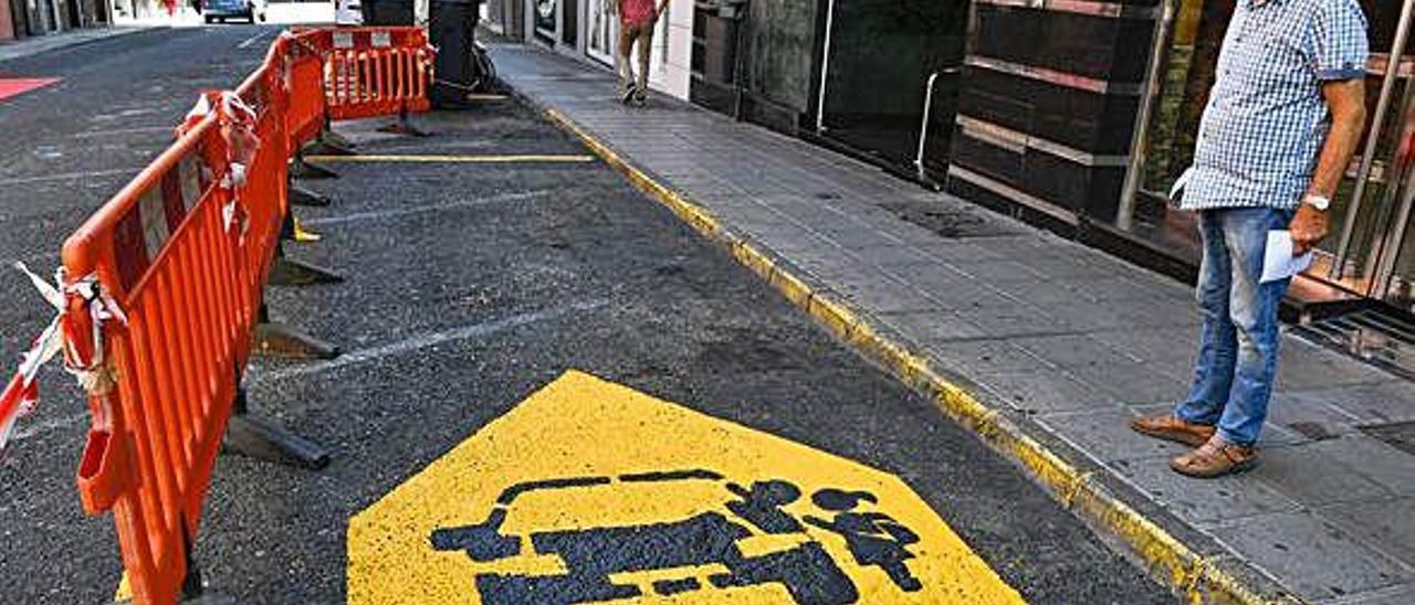 La nueva zona Besa y Baja en la calle Malteses tras la implantación del carril bici en la vía.