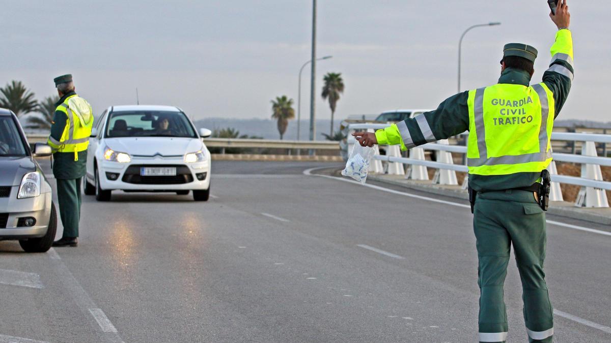 Una docena de detenidos y más de 600 denuncias en un día por incumplir el confinamiento