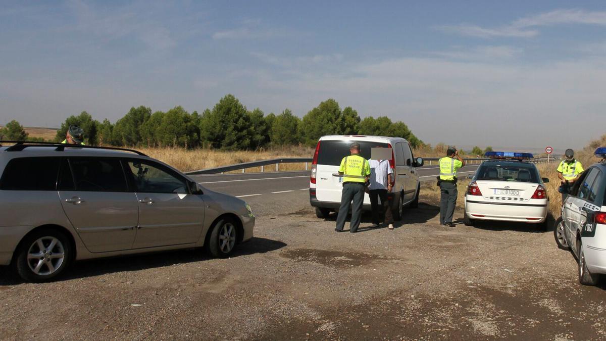 Multado con 500 euros por su enfado con el conductor de otro vehículo: la Guardia Civil extrema la vigilancia y ya castiga