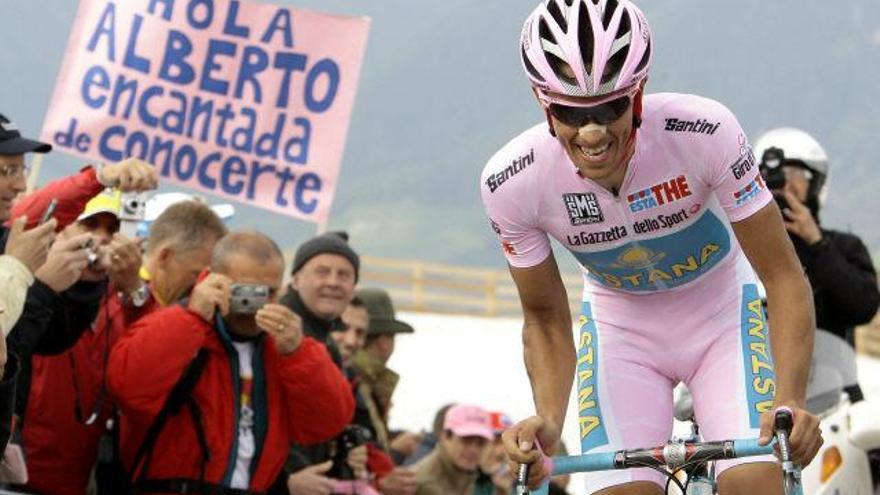 Alberto Contador durante la ascensión.