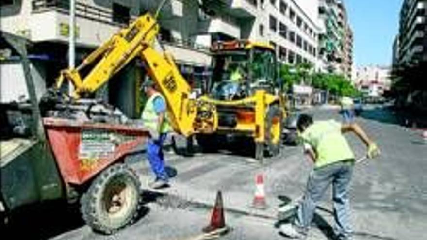 Asfaltan la avenida de europa