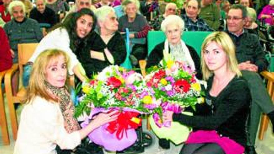 Cálido homenaje a las mujeres de más edad