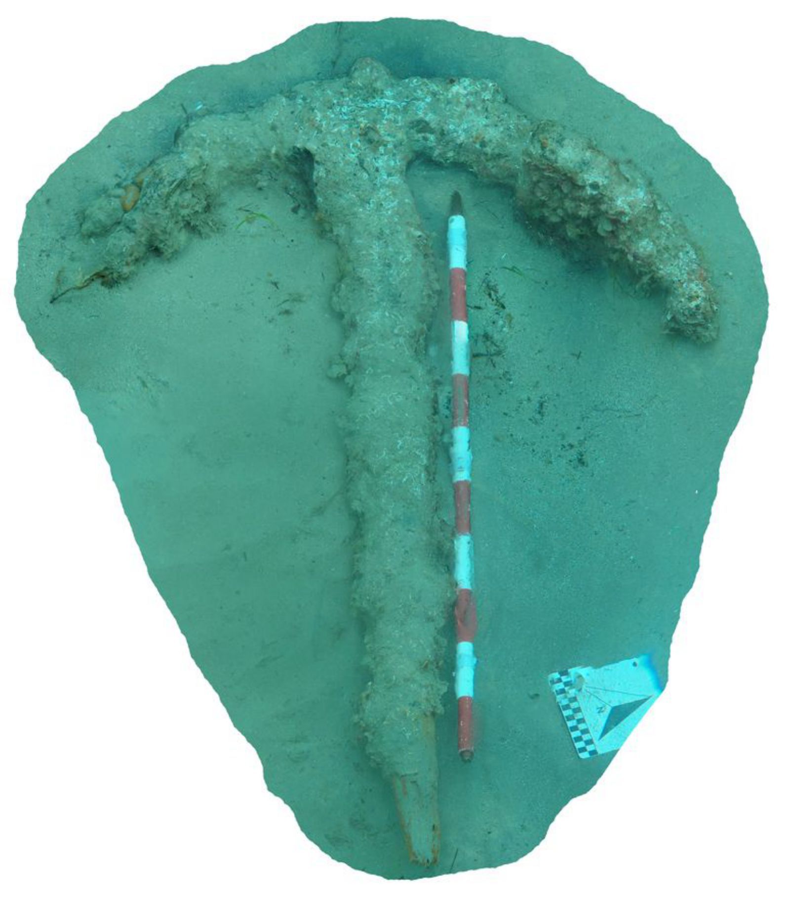 Una de las anclas líticas que se han encontrado en el fondo de la bahía del Portitxol. | A. PÉREZ PREFASI