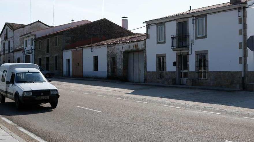 Tramo de la calle Ezequiel Eleno en Bermillo de Sayago donde se situará el paso peatonal.