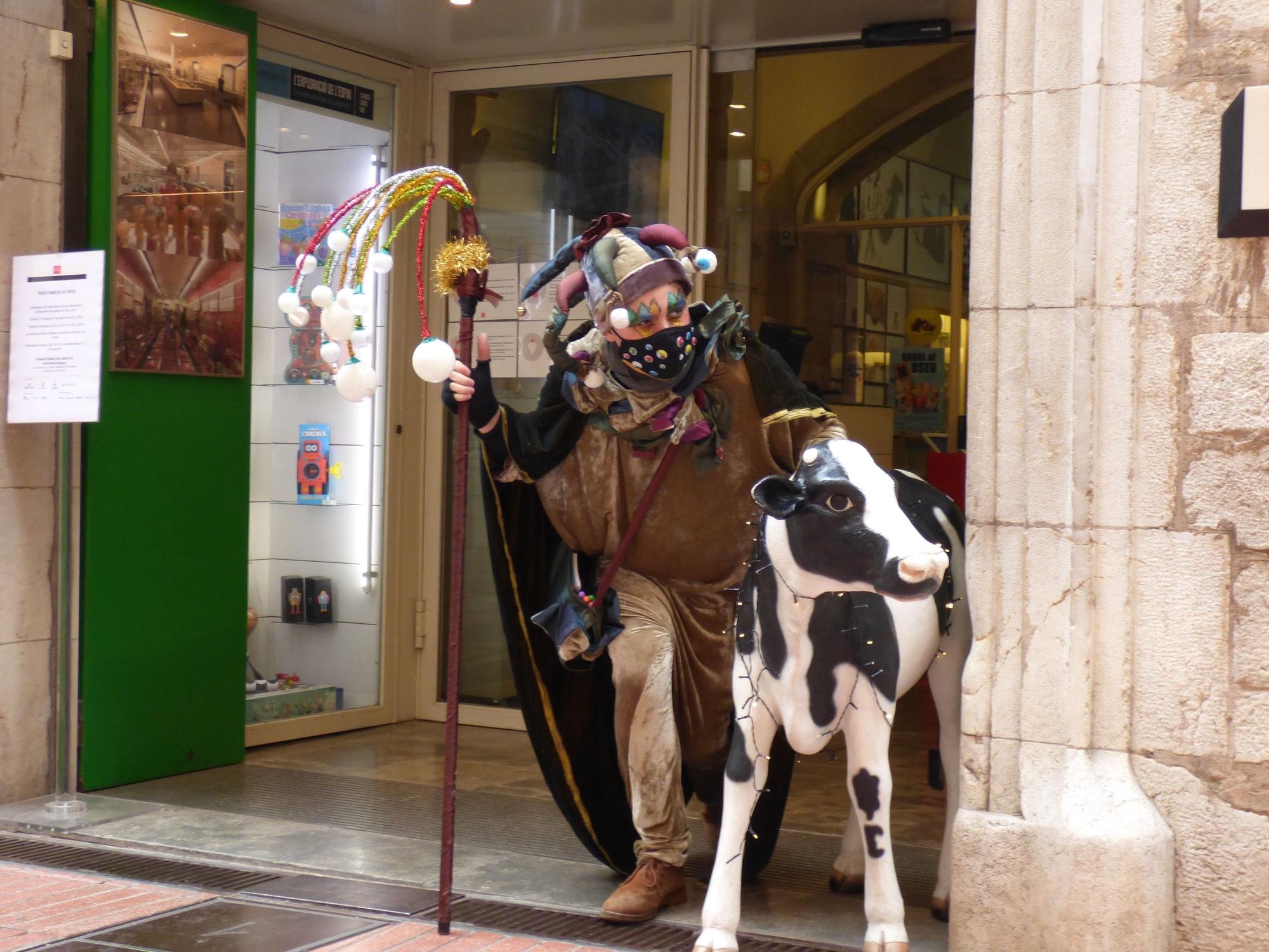 En Fumera es deixa veure per Figueres acompanyat de la Nadalina i la Bel