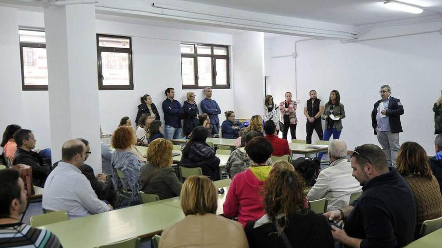 Un momento de la asamblea de padres celebrada ayer.