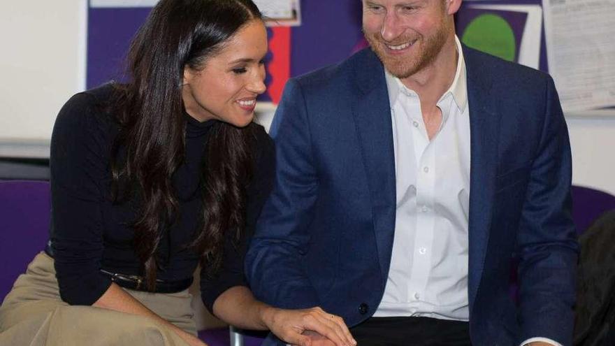 Gesto de cariño entre Meghan Markle y el principe Enrique.