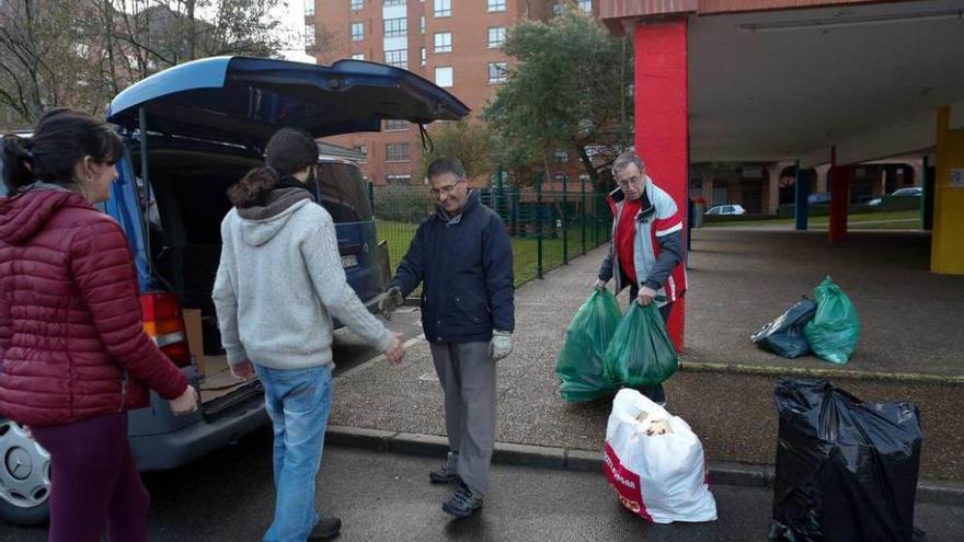 Avilés se vuelca con los refugiados