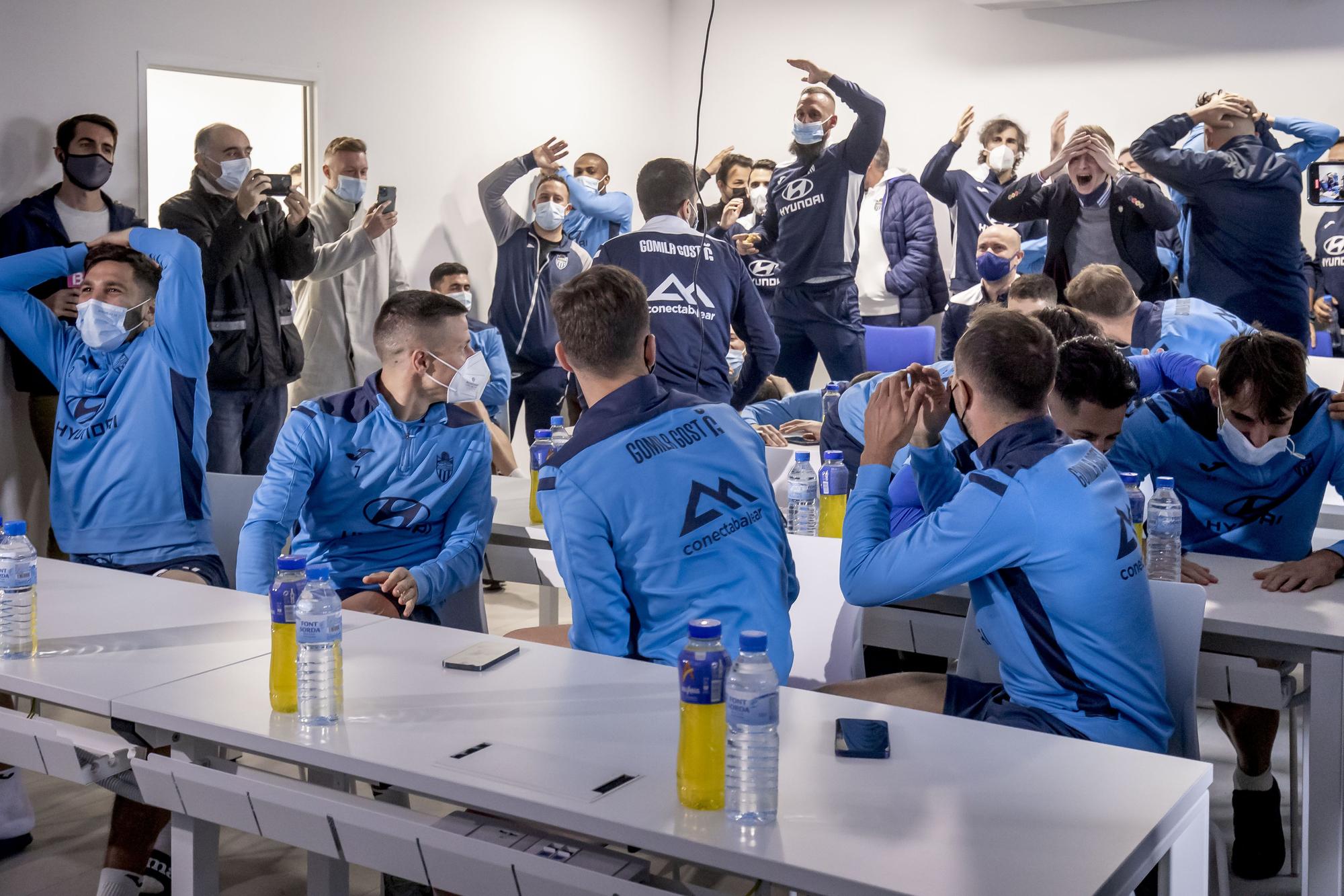 Los jugadores del Atlético Baleares bromean tras el sorteo de la Copa del Rey: “¡Jordi dimisión!”