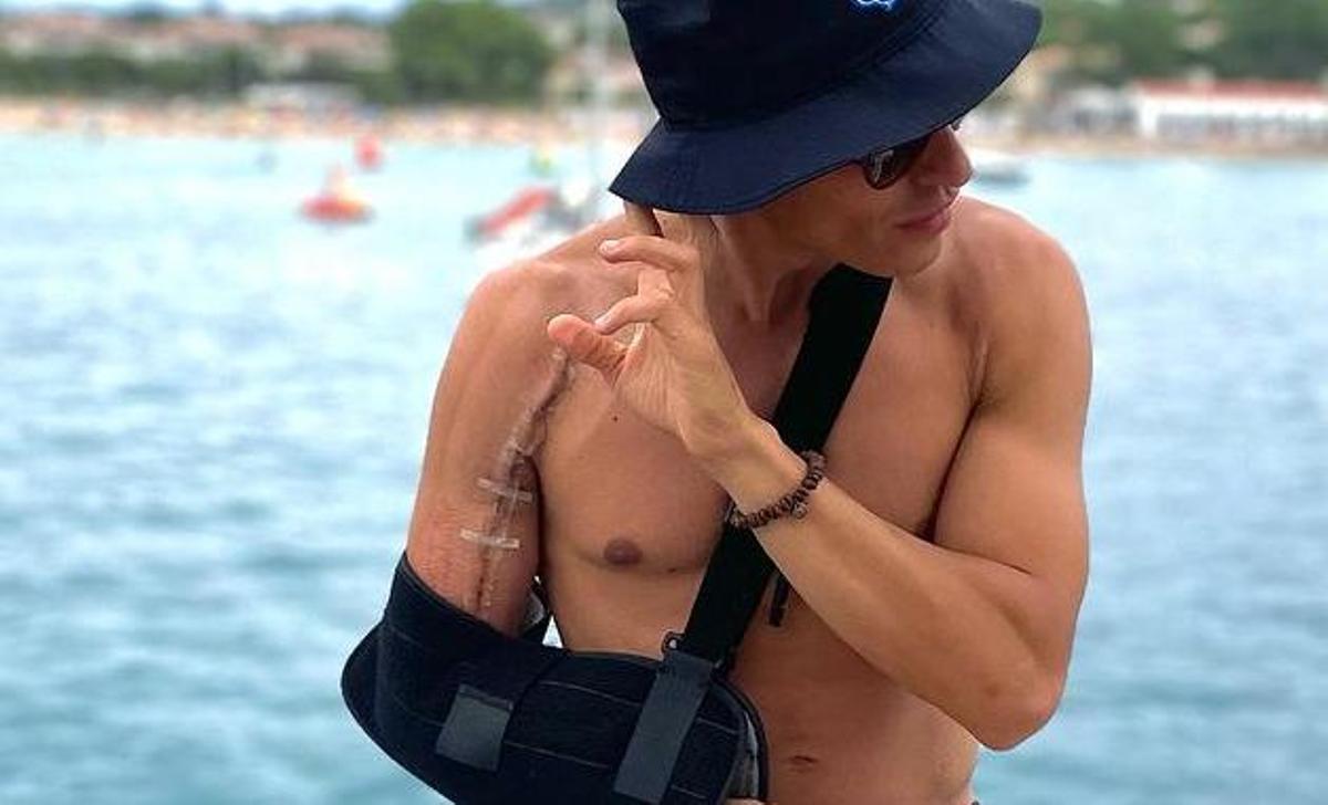 Márquez mostra la seva cicatriu i llança un missatge d’esperança Márquez mostra la seva cicatriu i llança un missatge d’esperança