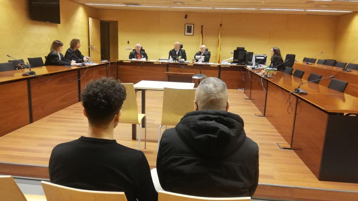 Dos dels acusats per la baralla a la Bisbal d'Empordà a l'Audiència de Girona.