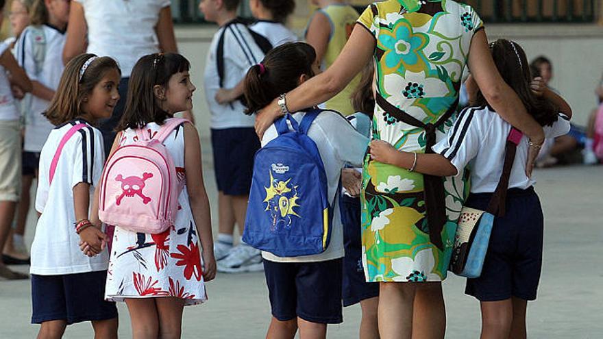 Vuelta al cole. Educación inició ayer los contactos para consensuar que el curso empiece antes