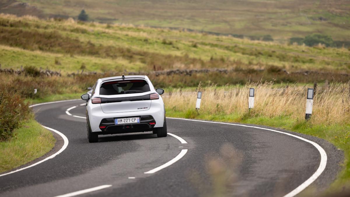 Test del Peugeot E 208 GTi