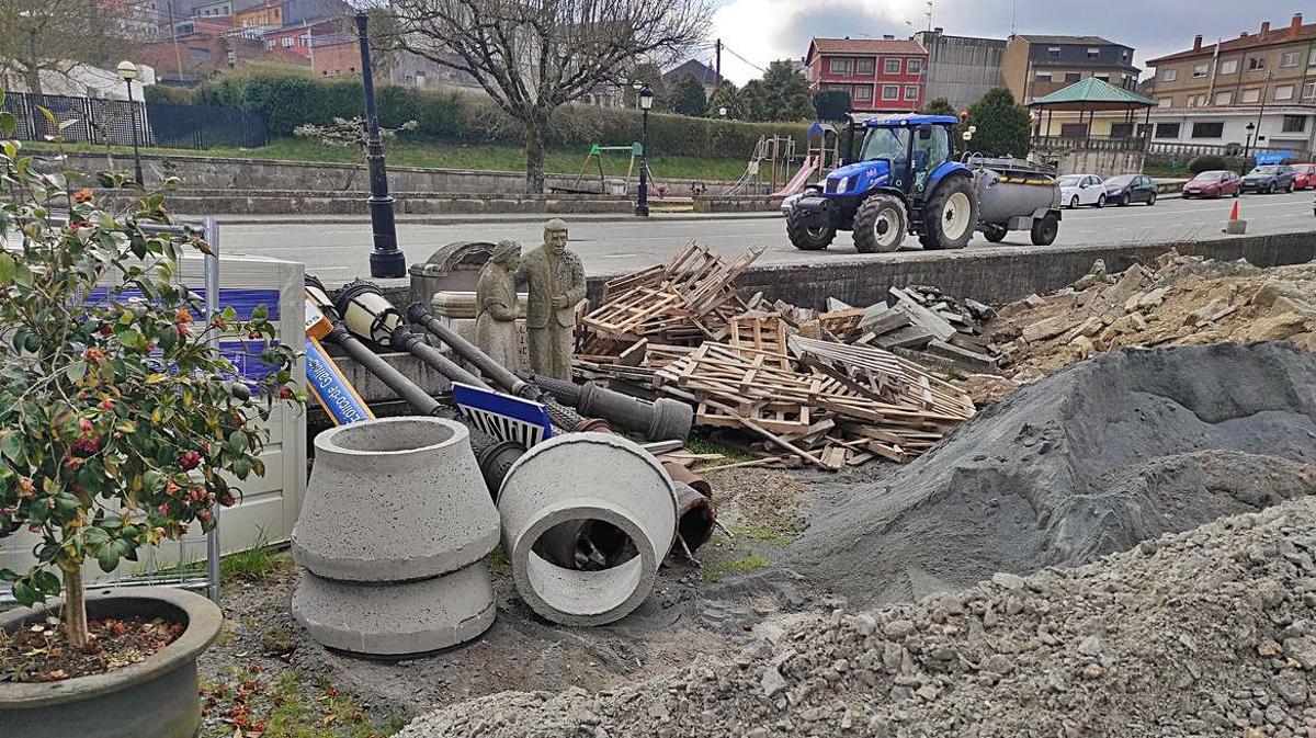 Unidade por Rodeiro denuncia la acumulación de escombros junto al río
