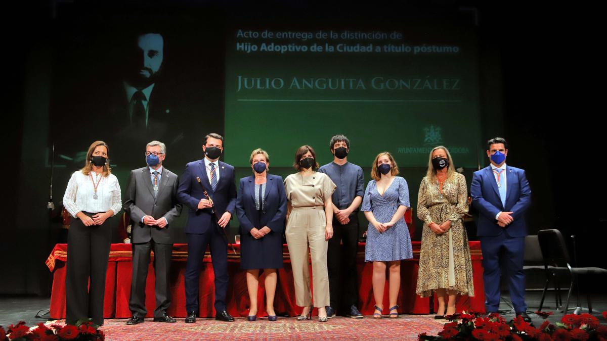 Córdoba entrega la distinción a Julio Anguita de Hijo Adoptivo de la Ciudad a título póstumo