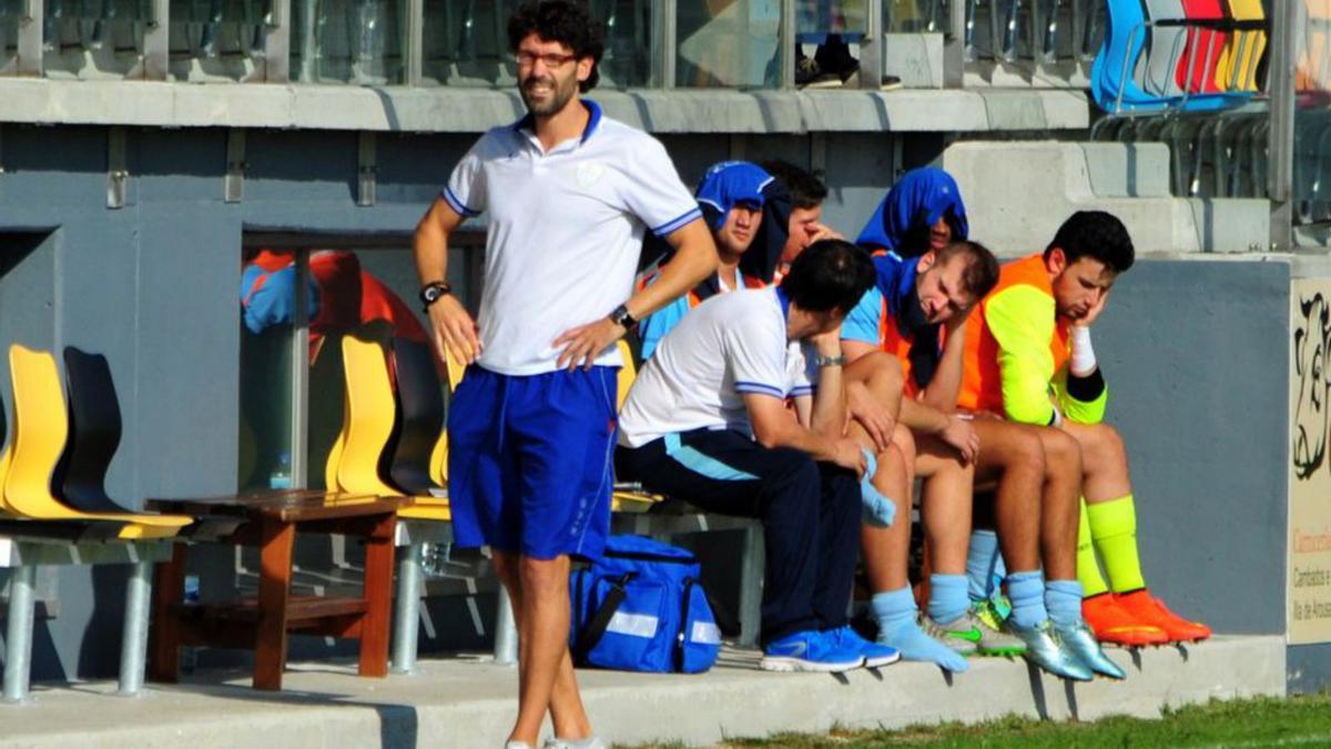 Germán, en su etapa como entrenador del Ribadeo. |