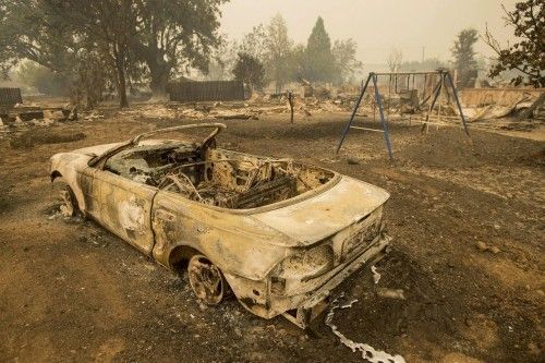 Un incendio arrasa el condado californiano de Lake