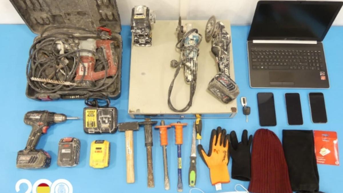 Herramientas utilizadas por la banda de ladrones para robar en numerosos comercios de Mallorca.