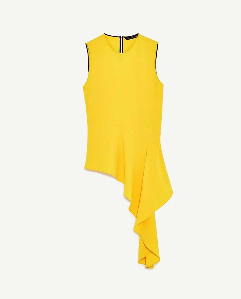 Cuerpo asimétrico amarillo de Zara (Precio: 25.95 euros)
