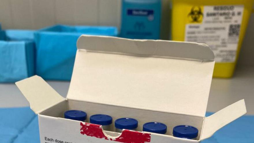 Baleares ya puede vacunar contra la covid-19 a las personas con reacciones o dudas ante las de ARN
