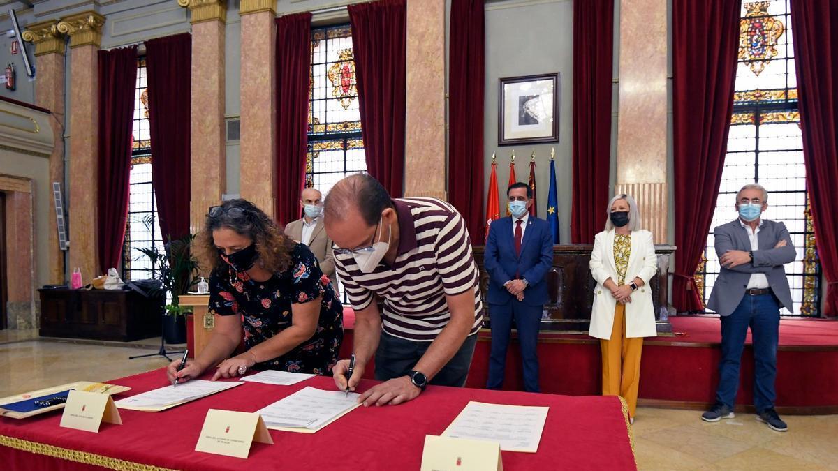 Firma del convenio.