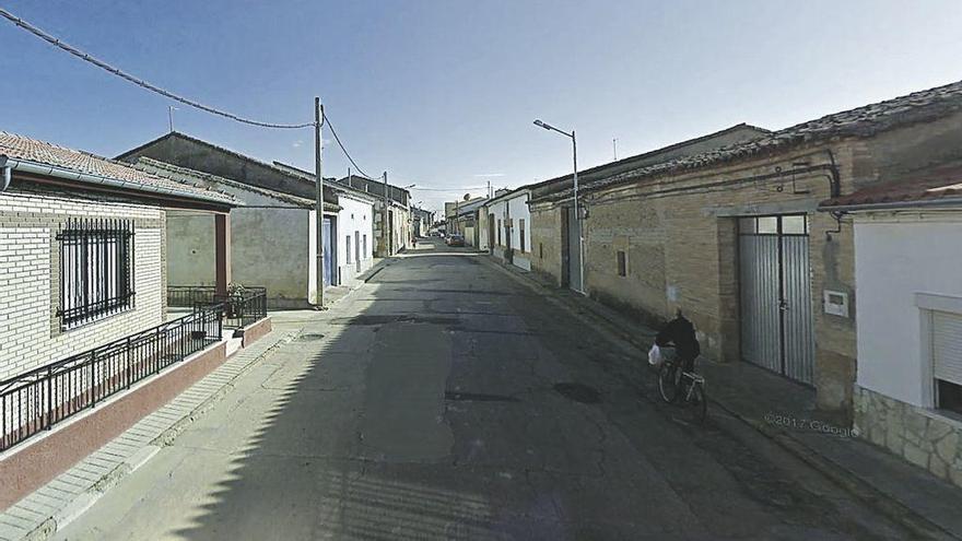 Calle El Ochavo de Villaralbo, donde se realizará una obra de renovación de pavimentado y saneamiento