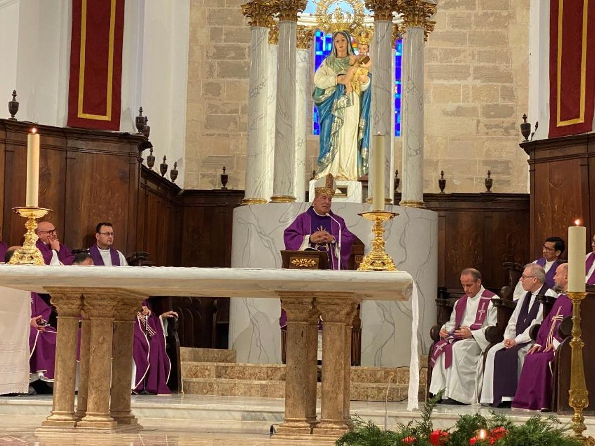 El obispo de Ibiza, Vicent Ribas, celebra en la Catedral el cuarto aniversario de su ordenación episcopal
