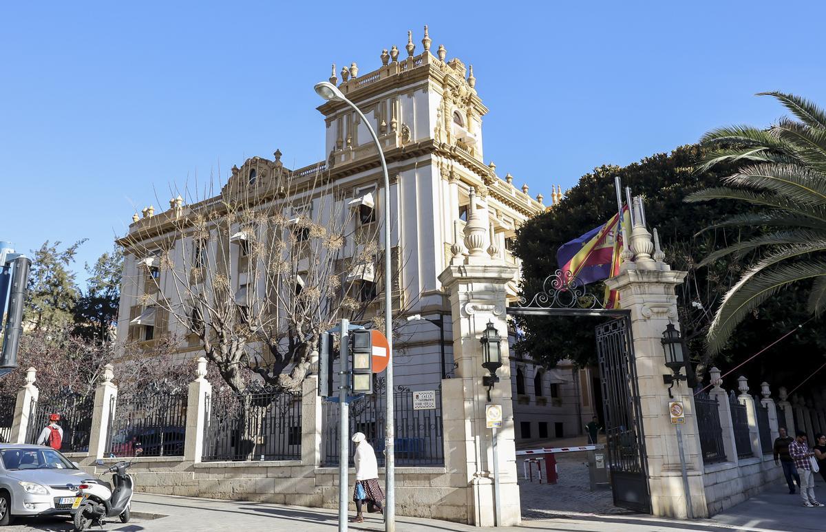 Imagen que presenta en la actualidad el Palacio Provincial de Alicante