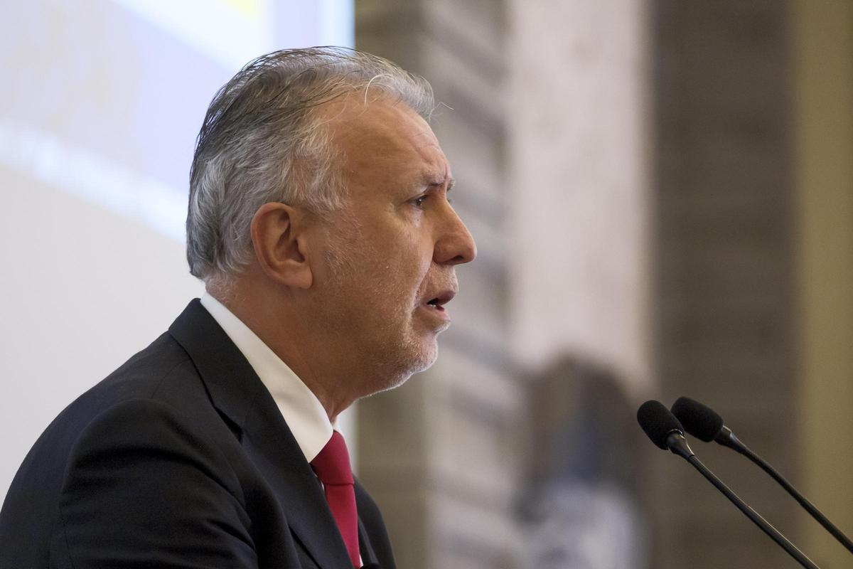 Angel Víctor Torres