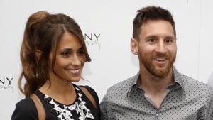 lmmarco39100192 antonella rocuzzo and leo messi during inauguration store   170629185019