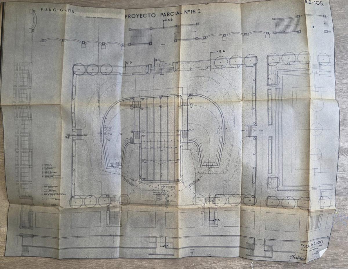Gijón recupera los planos originales de la piscina de la Laboral