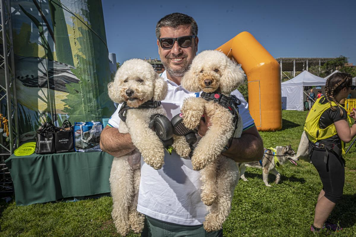 CAN WE RUN BARCELONA. La carrera organizada por Prensa Ibérica y El Periódico de Catalunya con la colaboración de Sport ,  donde las personas y sus mascotas perrunas corren en familia