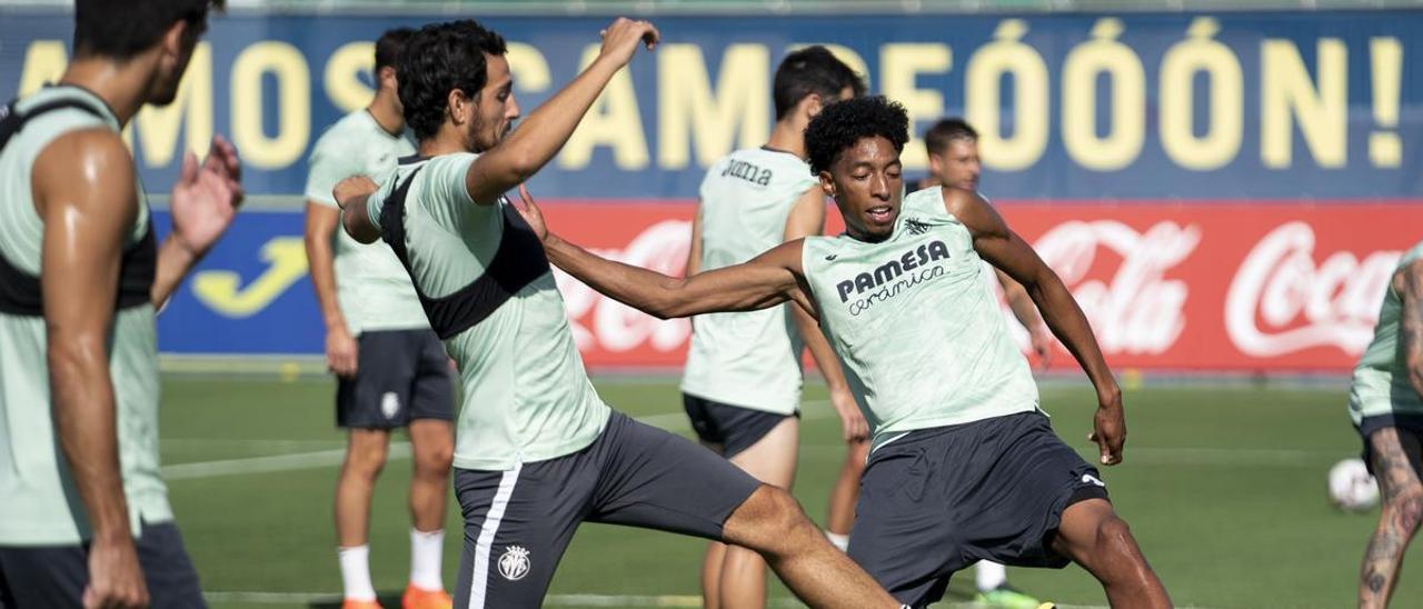 Mojica, durante su primer entrenamiento con el Villarreal