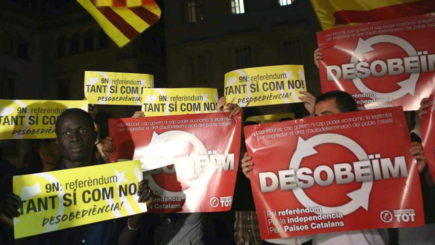 Simpatizantes y militantes de la CUP durante la concentración.