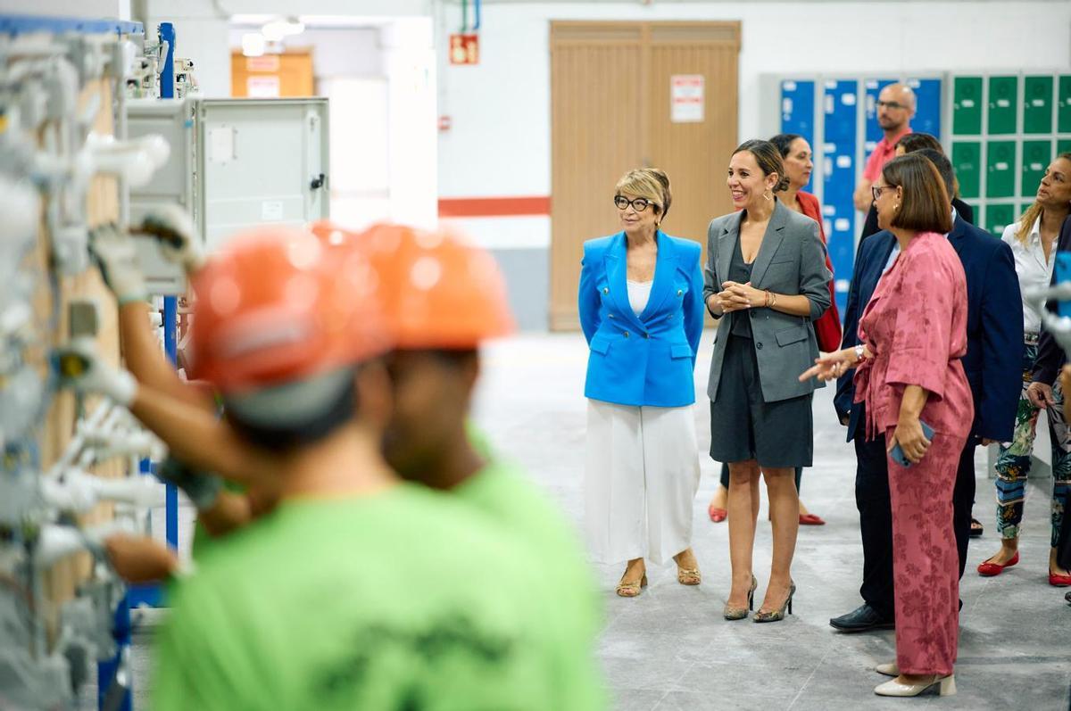 Jéssica de León visita Fundación Laboral Construcción.