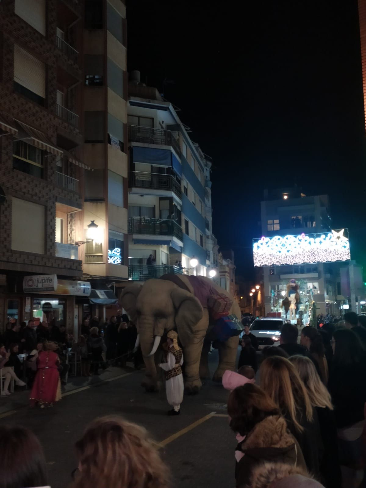 Los Reyes Magos reparten ilusión por los pueblos de la Ribera