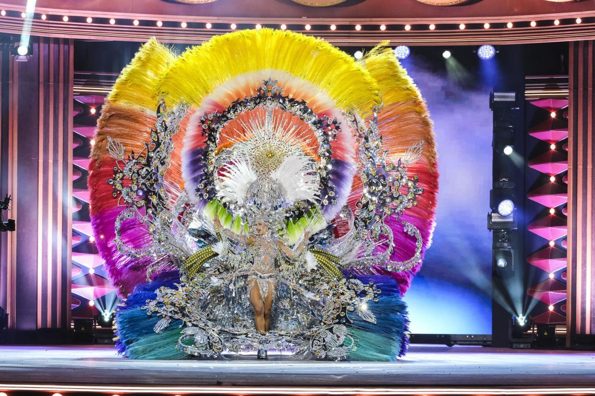 Naima González, presentada por la Fundación Canaria Unión Deportiva Las Palmas, lleva el diseño de Juan Carlos Armas Febles: «Tamarán»